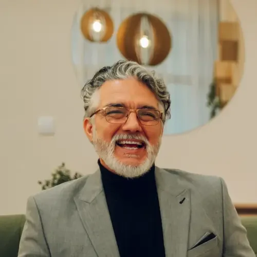 avatar-cheerful-mature-client-is-solving-problems-with-2026-01-09-08-42-46-utc.webp avatar-cheerful-mature-client-is-solving-problems-with-2026-01-09-08-42-46-utc.webp